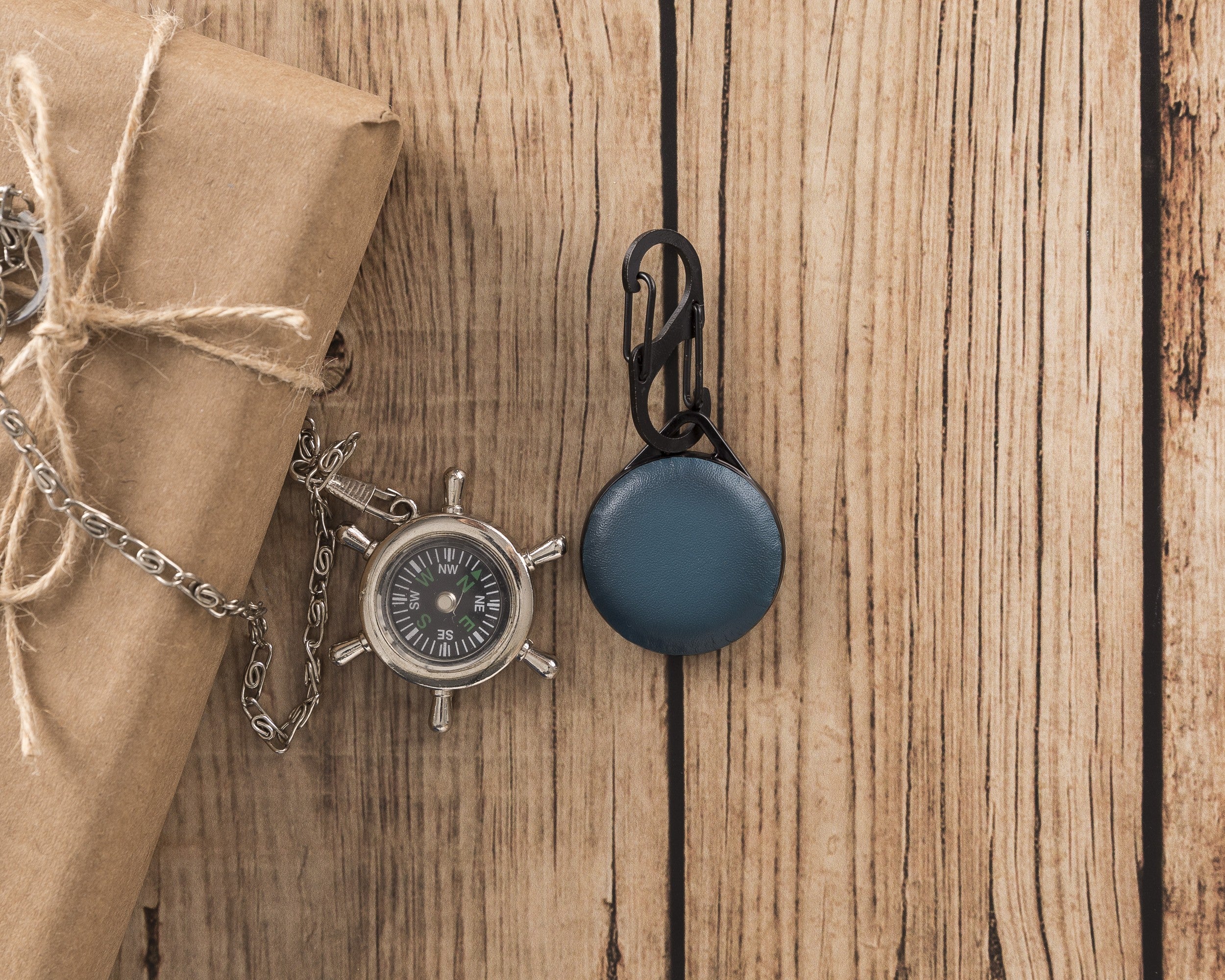 Pelit AirTag Lederhülle - Blau