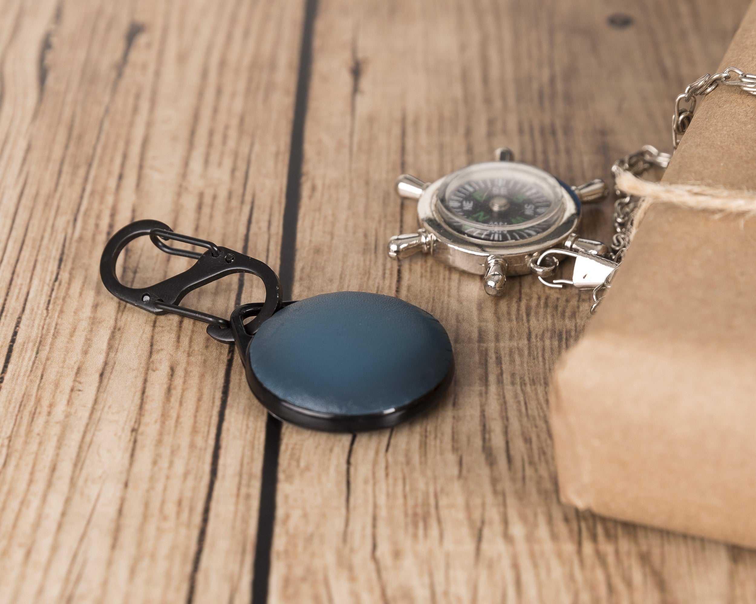 Pelit AirTag Lederhülle - Blau