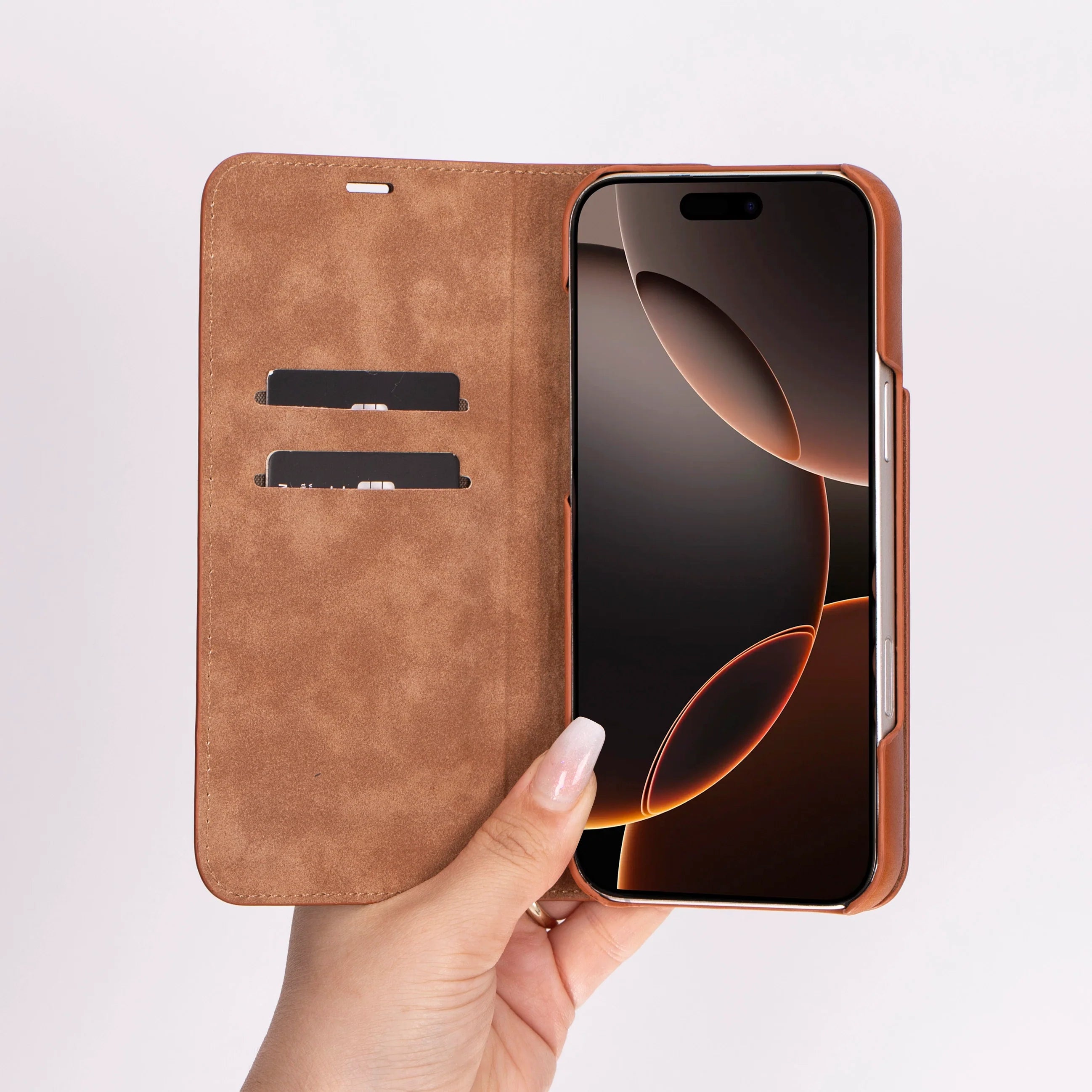 Sonat iPhone 16 Pro / 16 Pro Max Lederhülle - Stil & Funktion Perfekt Kombiniert
